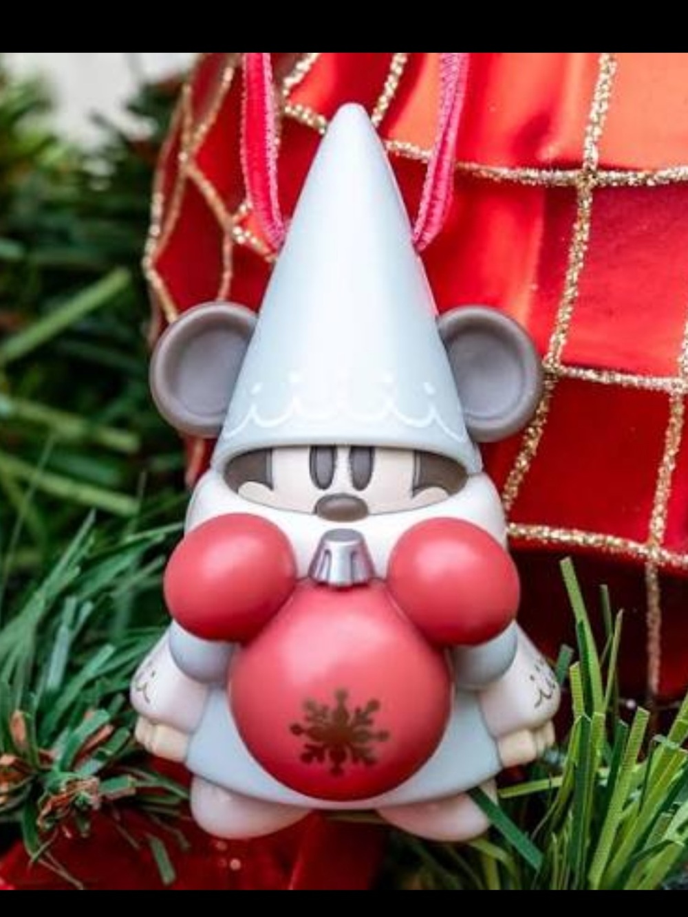 Tokyo Disneyland Lil Rin Rin Holiday ‘25 Christmas Gachapon Capsule Keychain NEW
